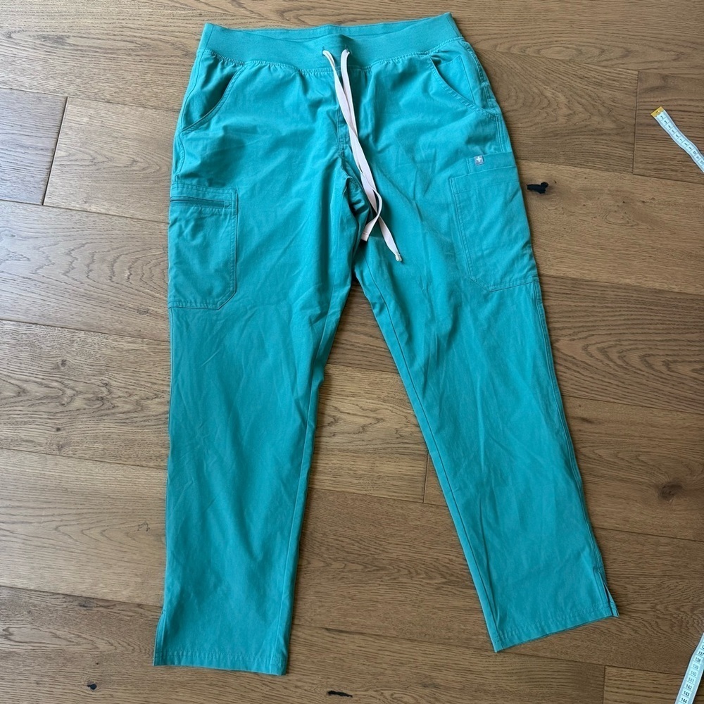 Figs Yola FreeX Lined Skinny Scrub Pant - Ladies Size L - Eucalyptus - EUC
